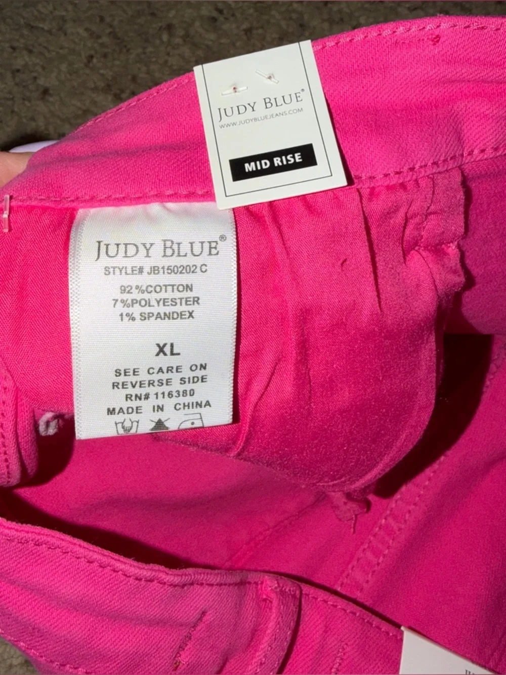 NWT JUDY BLUE MID RISE HOT PINK RAW HEM BUTTON UP STRETCH SHORTS / SIZE XL - Picture 6 of 6